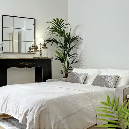 דירה Streasy Suites *