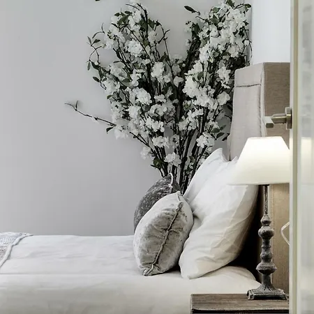 Streasy Suites דירה