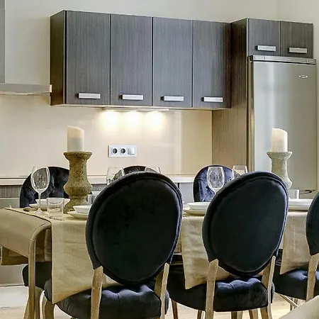דירה Streasy Suites
