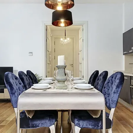 Streasy Suites דירה