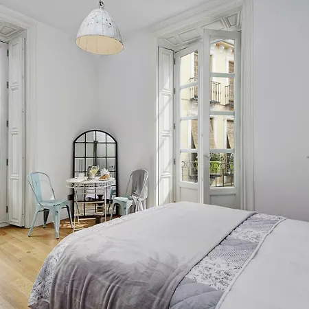 Streasy Suites דירה